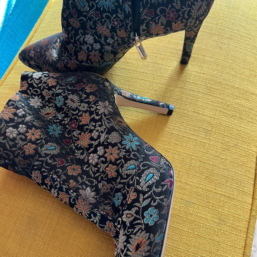 Sam Edelman Black Brocade Pointed Toe Ankle Boots with Floral Embroidery - Picture 4 of 4